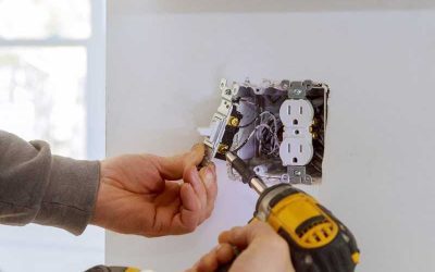 Cómo instalar un enchufe o interruptor eléctrico paso a paso.
