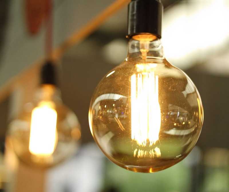 MOAMAD (8) color de luz